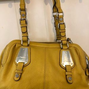 B Makowsky yellow hang bag L9 W 14